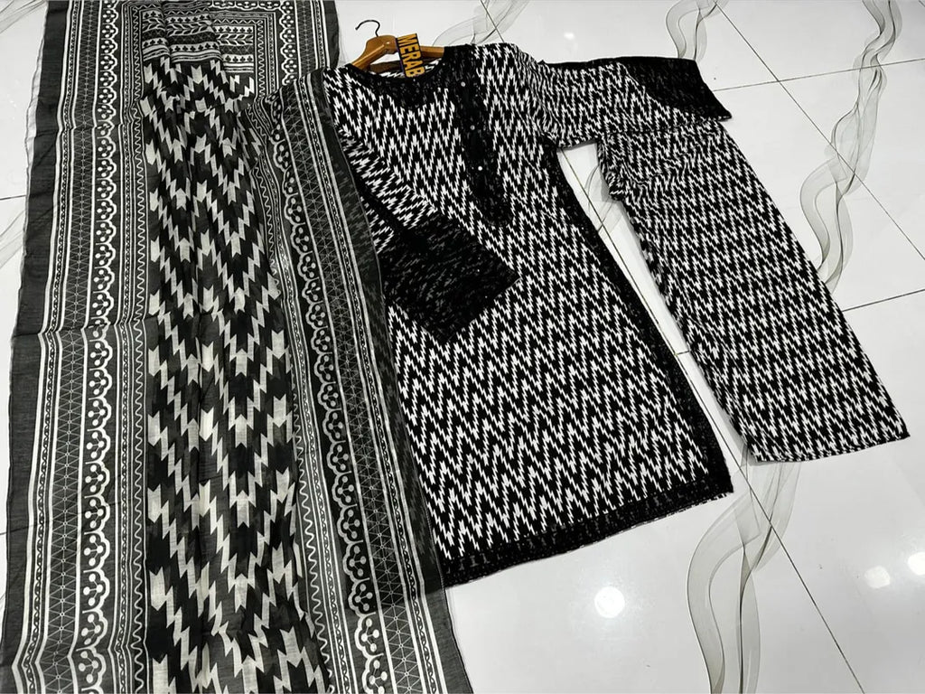 3 Pcs Women's Stitched Dobby Lawn Printed Suit M017