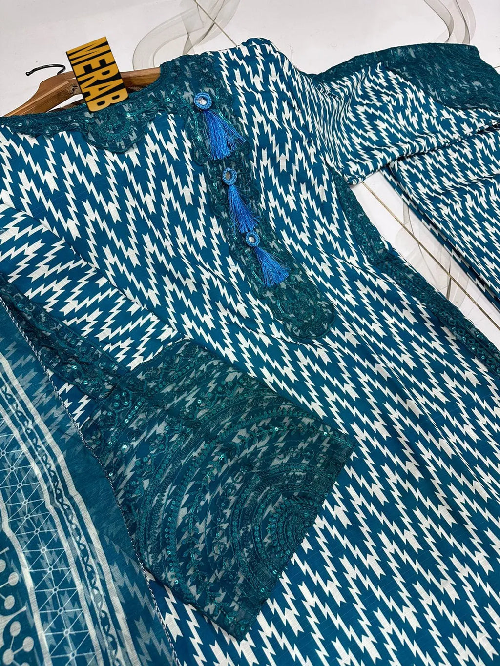 3 Pcs Women's Stitched Dobby Lawn Printed Suit M021