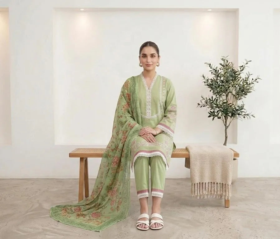Green Floral Embroidered 3 Pcs Pakistani Suit