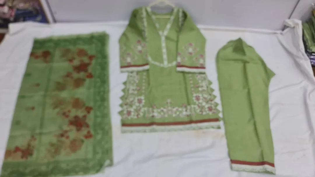 Green Floral Embroidered 3 Pcs Pakistani Suit